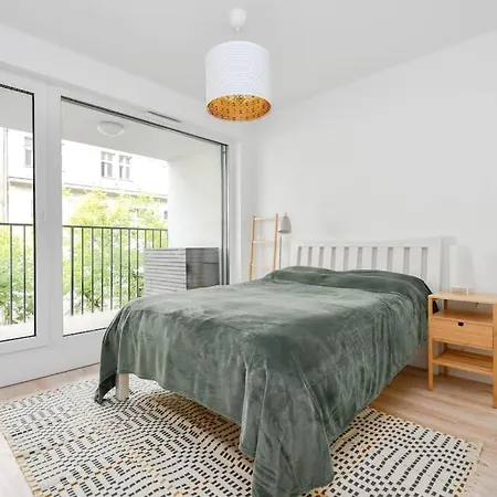 New Modern In Center * Pressburg